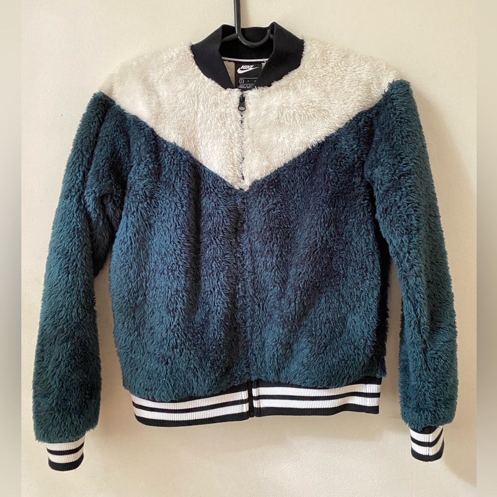 fuzzy nike jacket womens